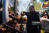 خدمت رسانی به زائران در خیابان‌های اطراف حرم