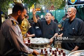 خدمت رسانی به زائران در خیابان‌های اطراف حرم
