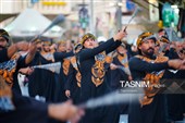 خدمت رسانی به زائران در خیابان‌های اطراف حرم
