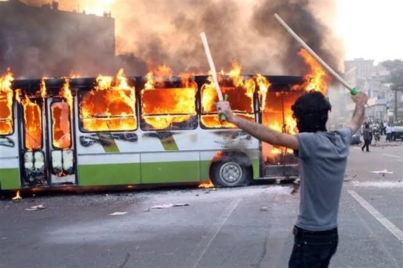 دستگیری ‌لیدر‌‌ فراری اغتشاشات ۱۴۰۴ حمله متهم به مأموران با چاقو و شهادت مدافع امنیت