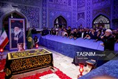غبارروبی مزار شهدای مدفون در حرم مطهر رضوی