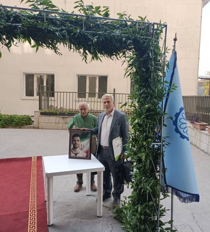 دانشگاه های جمهوری اسلامی ایران , دانشگاه آزاد اسلامی , دانشگاه صنعتی شریف , 