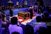 غبارروبی مزار شهدای مدفون در حرم مطهر رضوی