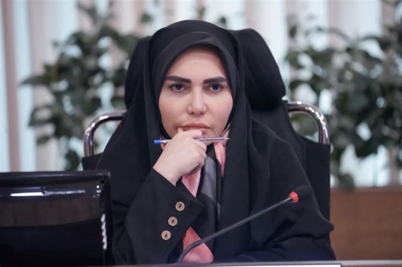 کمبود تاکسی در ساعات پیک در کرج/ مردم دردشان را به چه کسی بگویند؟